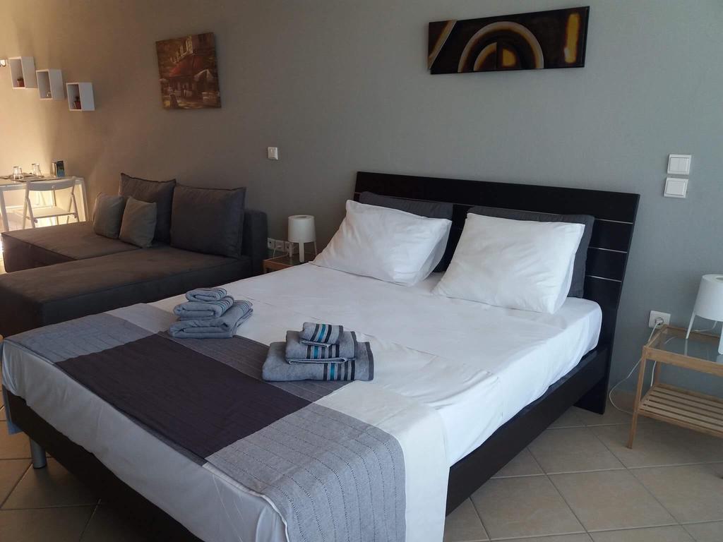Glykanisos Mini Suites Nea Peramos  Exterior photo